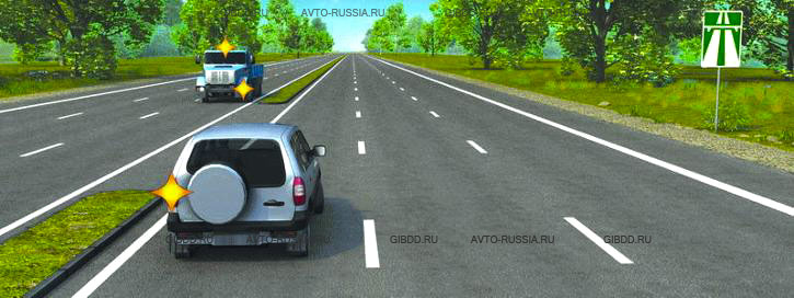 Кто из водителей нарушает правила разворота на автомагистрали?